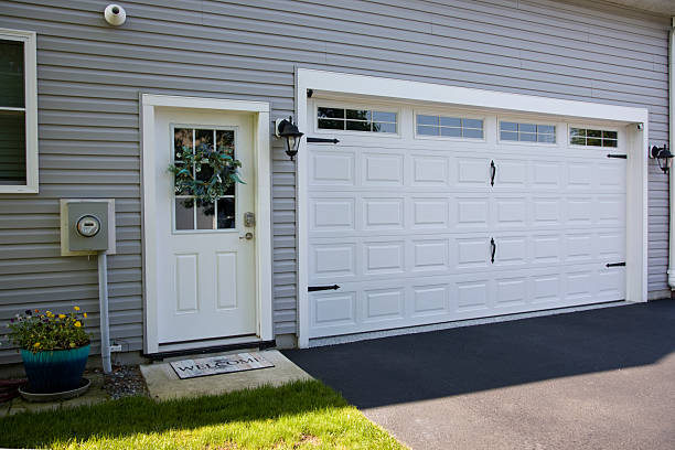 24/7 Emergency Garage Door Panel Replacement experts in Fruitland, NC